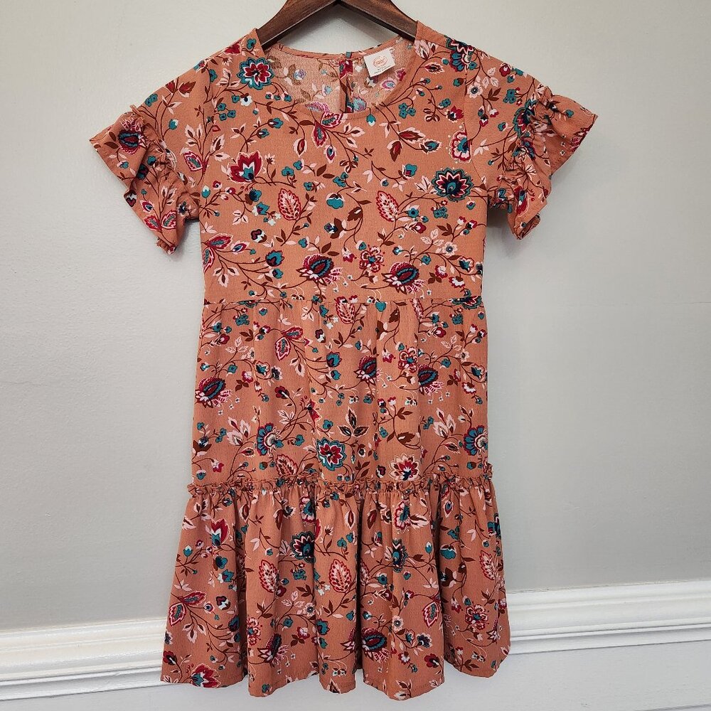 Reminds me of Beth Dutton on Yellowstone- Girls Floral Print Coral Dress M